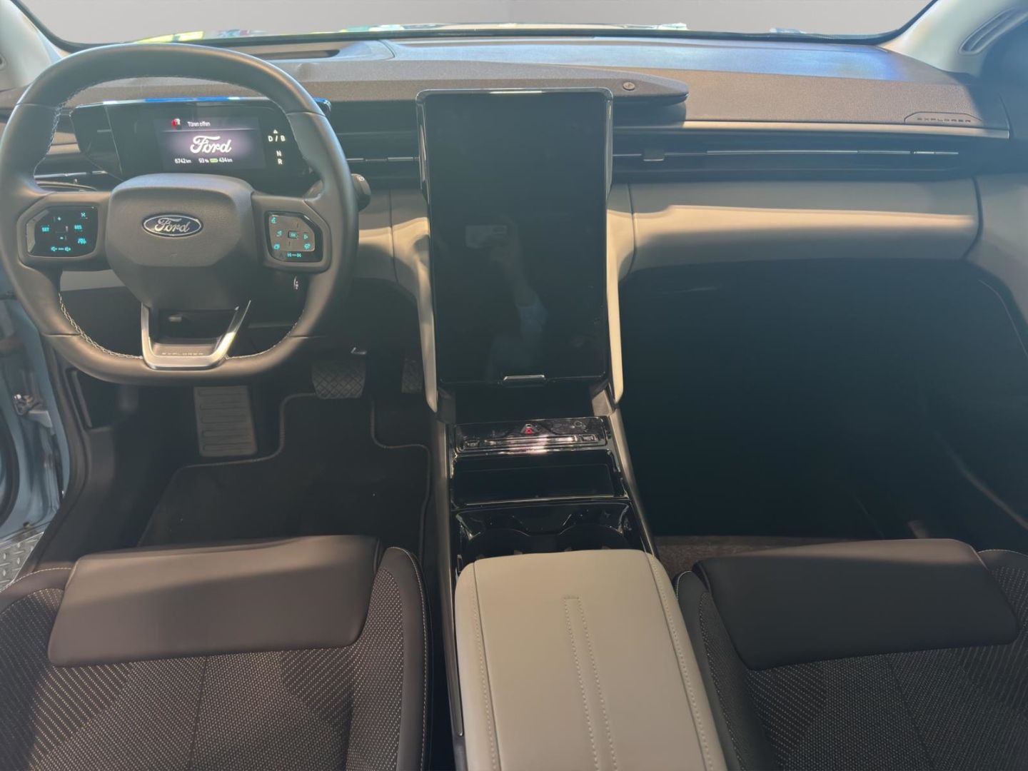 Fahrzeugabbildung Ford Explorer AWD totWinkelASS Kamera SpurhalteASS