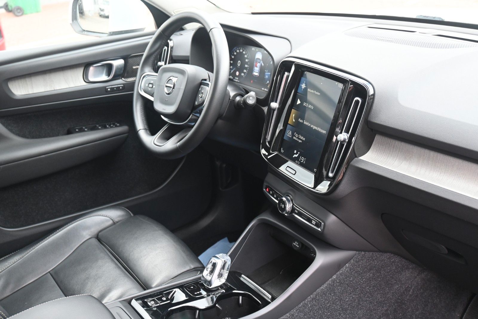 Fahrzeugabbildung Volvo XC40 D3 INSCRIPTION*STHZG*BUSINESS*PILOT*LED*HuK