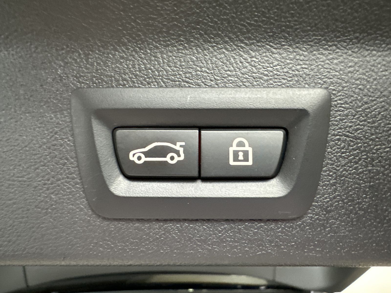 Fahrzeugabbildung BMW X3 xDrive30d M-Sport NAV+LASER+HEADUP+PANO+360°