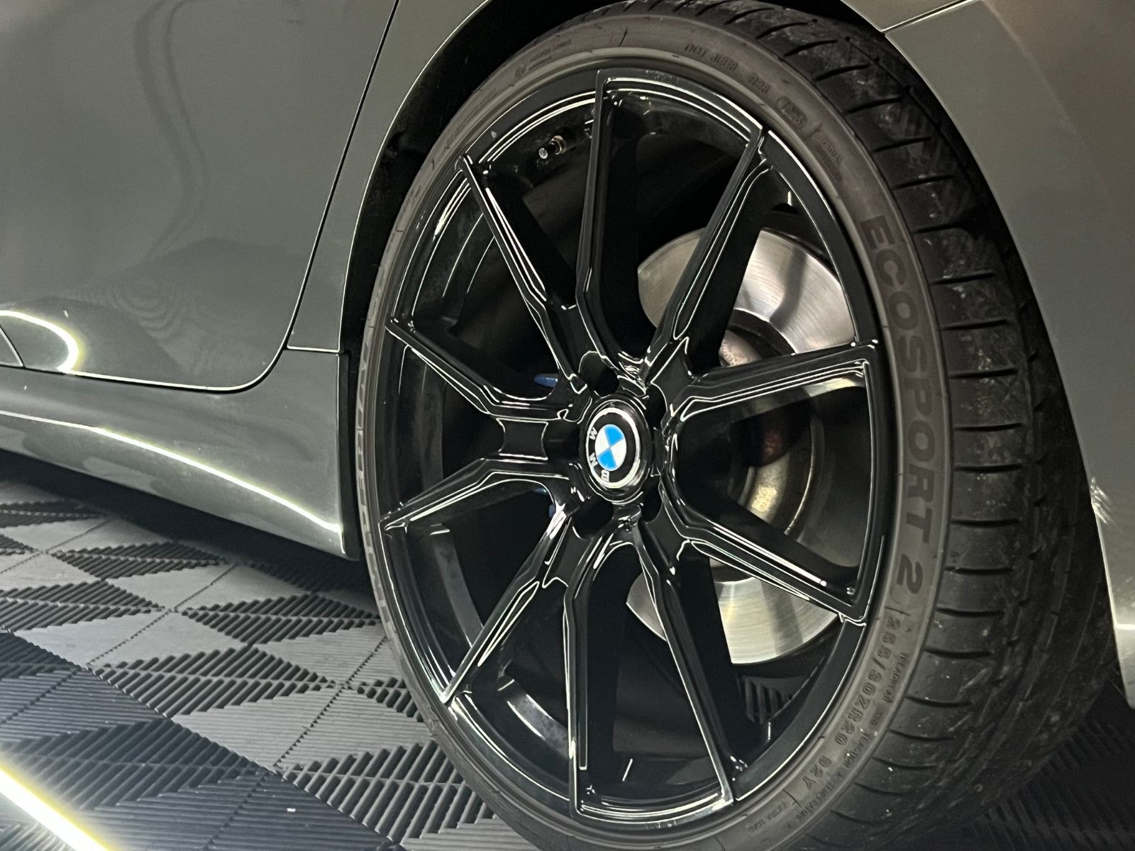 Fahrzeugabbildung BMW 330 d Lim. M SPORT/LASER/H&K/HuD/ACC/eGSD/LIVE