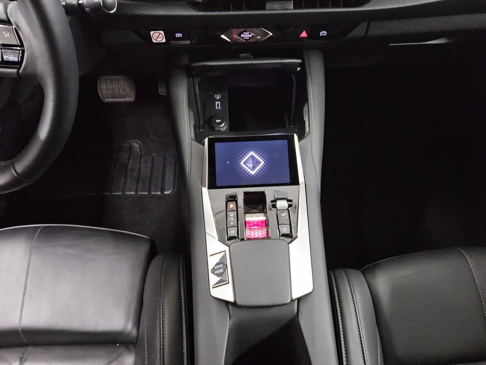 DS Automobiles 4 1.5 BlueHDI Cross Rivoli Navi LED HuD Focal