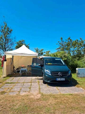 MERCEDES-BENZ Mercedes Vito mit Campingzubehör