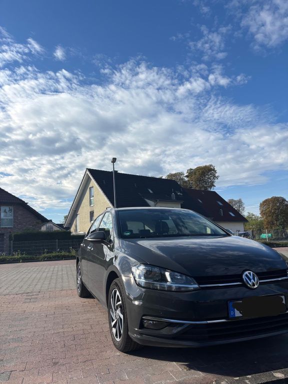 Image of Volkswagen Golf
