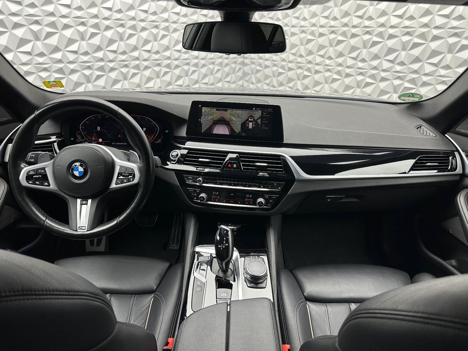 Fahrzeugabbildung BMW 540d XDR/M-PAKET/STANDHZ/3xTV/H&K/PANO/360°/SOFT