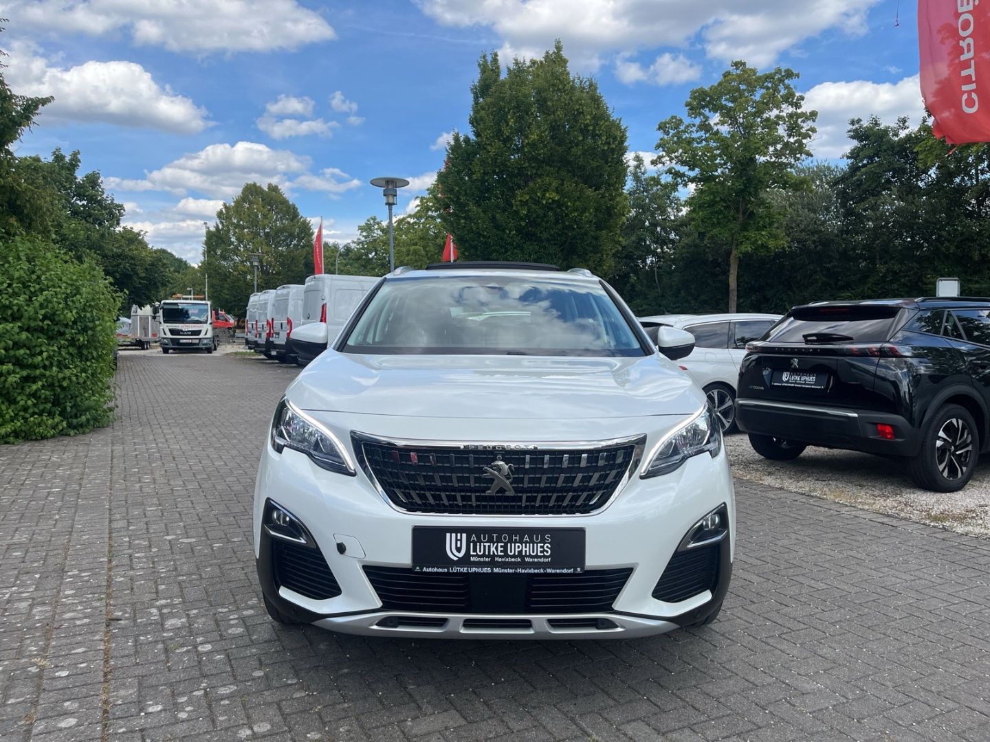 Fahrzeugabbildung Peugeot 3008 Allure BlueHDi 130 EAT8 AHK El. Pano Navi