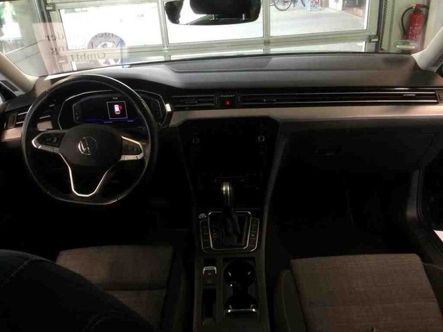Passat Variant 2.0 TDI BUSINESS LED+KAMERA+PANO+