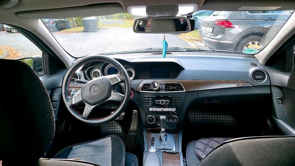 Mercedes-Benz C 220