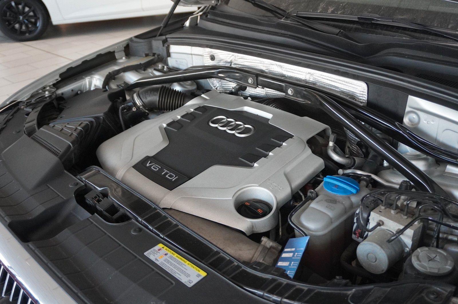 Fahrzeugabbildung Audi Q5 3.0 TDI V6 S-LINE QUATTRO NAVI/BI-XENON/SPORT