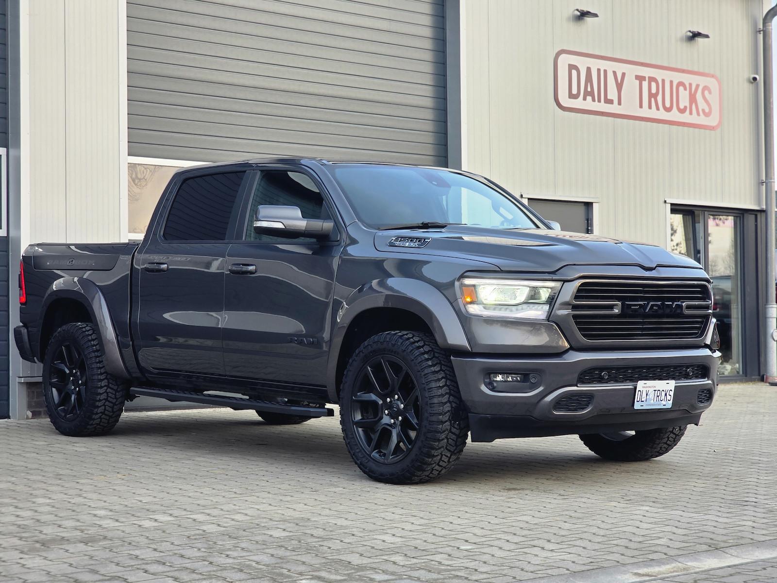 Dodge RAM 1500 5.7 4x4 Bighorn LED RAMBOX 22´´ AHK