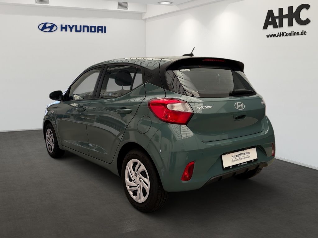 Fahrzeugabbildung Hyundai i10 1.0 Select Facelift Fernlichtass. Kam. Navi