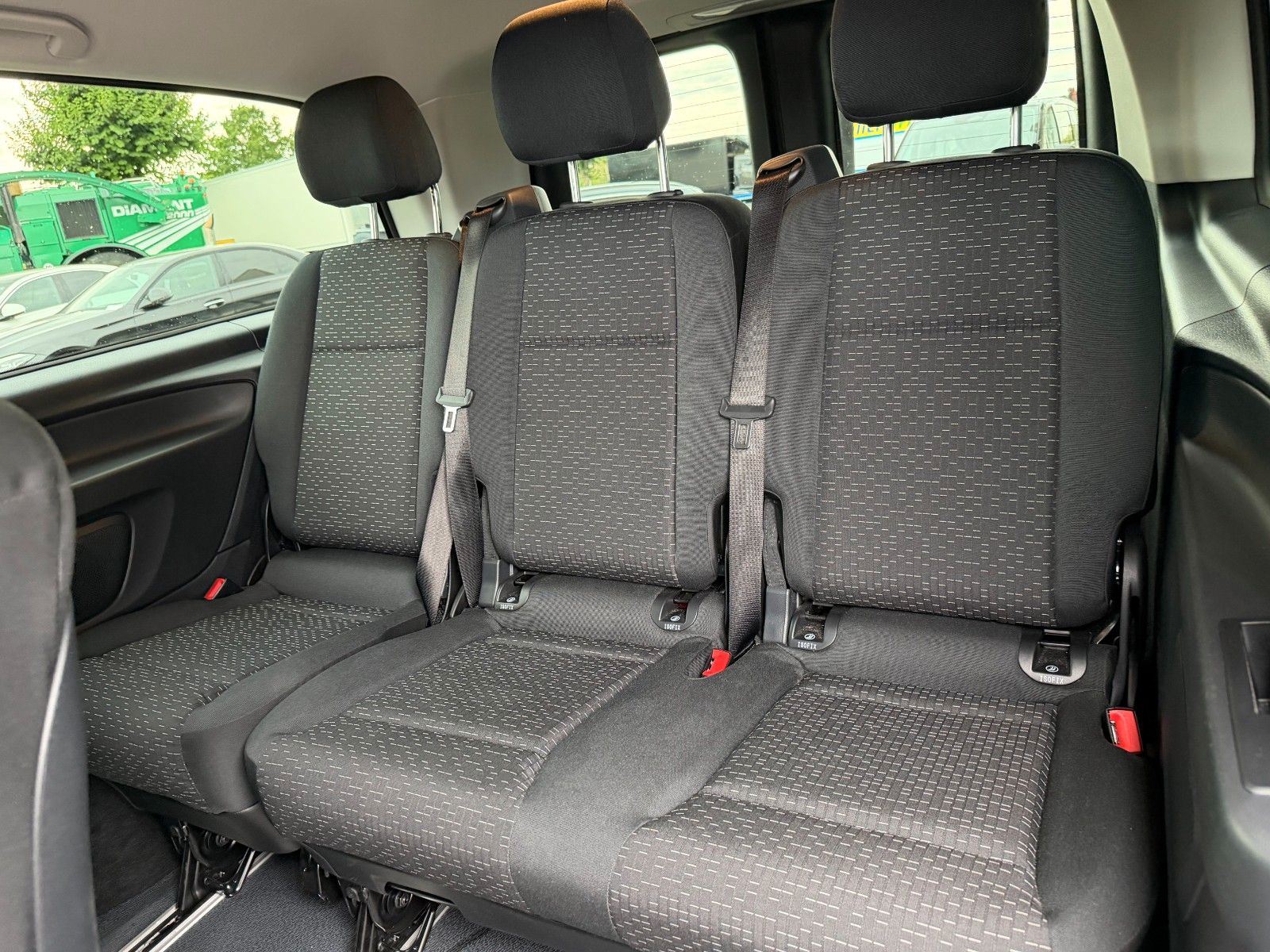 Fahrzeugabbildung Mercedes-Benz Vito 116 CDI 9G 4x4 Tourer Extral AHK2,5 Stdh