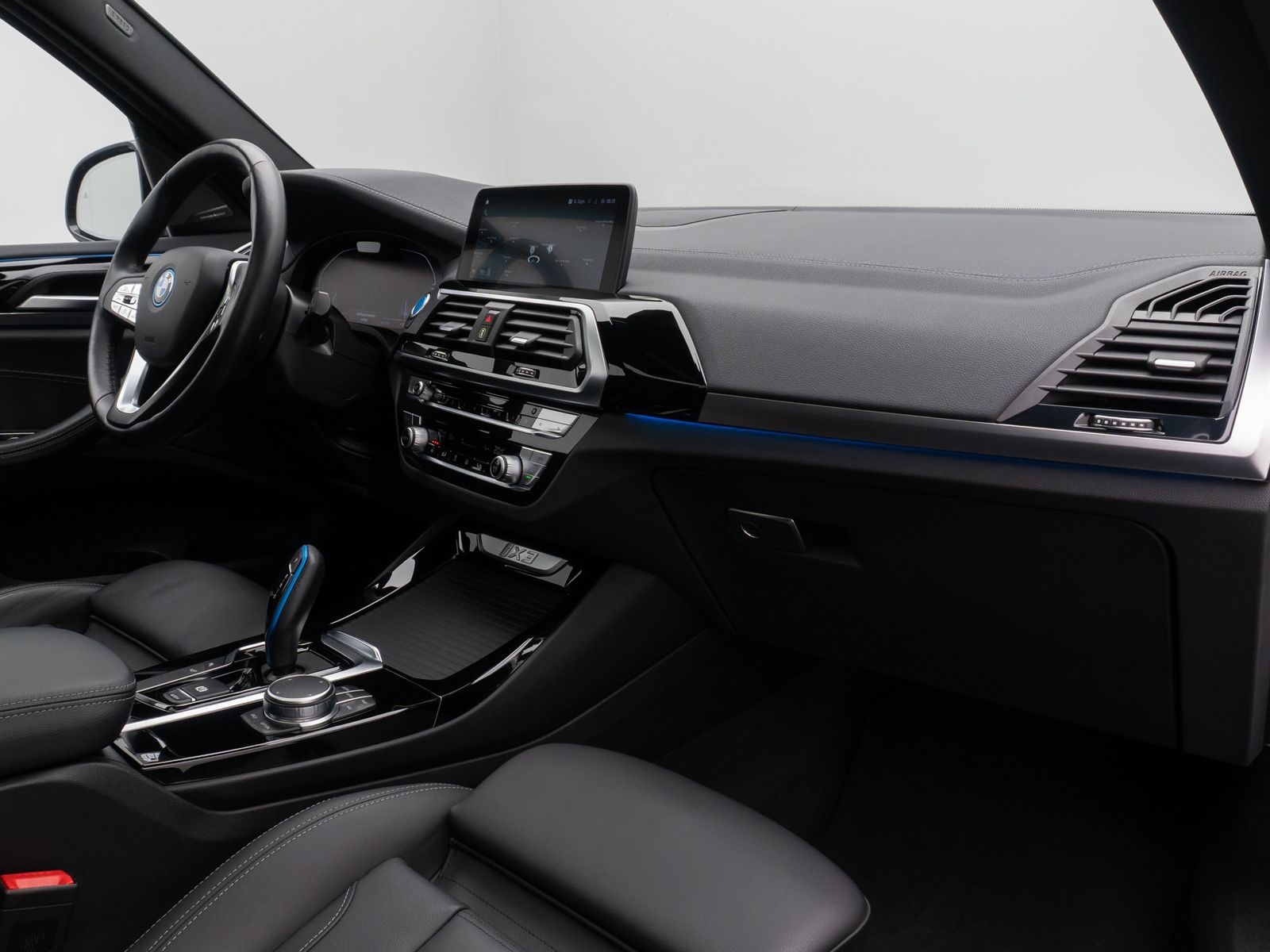 Fahrzeugabbildung BMW iX3 Impressive Alarm H/K 360°HUD Komfort Panoram