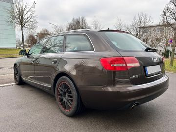 Audi A6 - 4