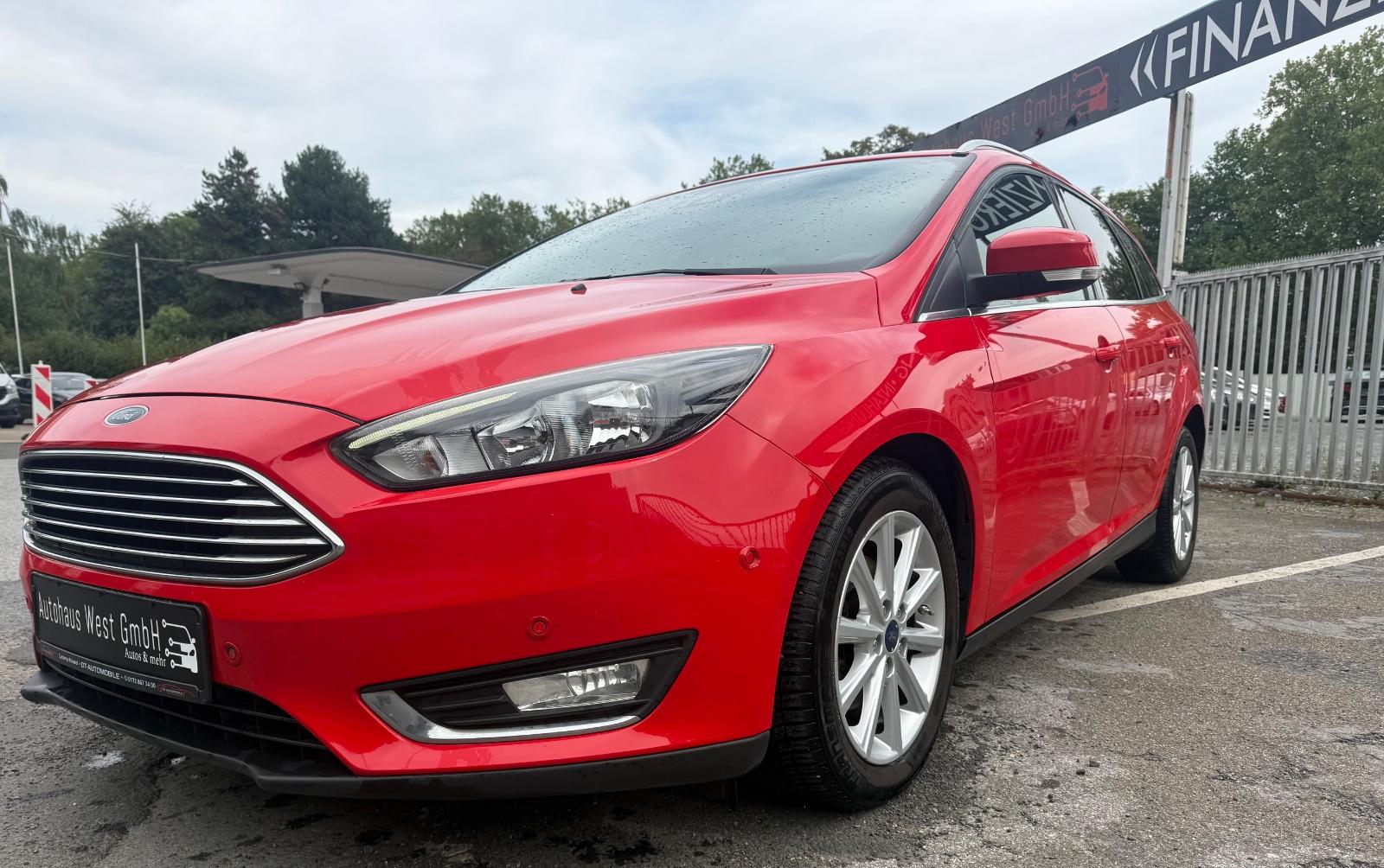 Ford Focus 2015 — rear view