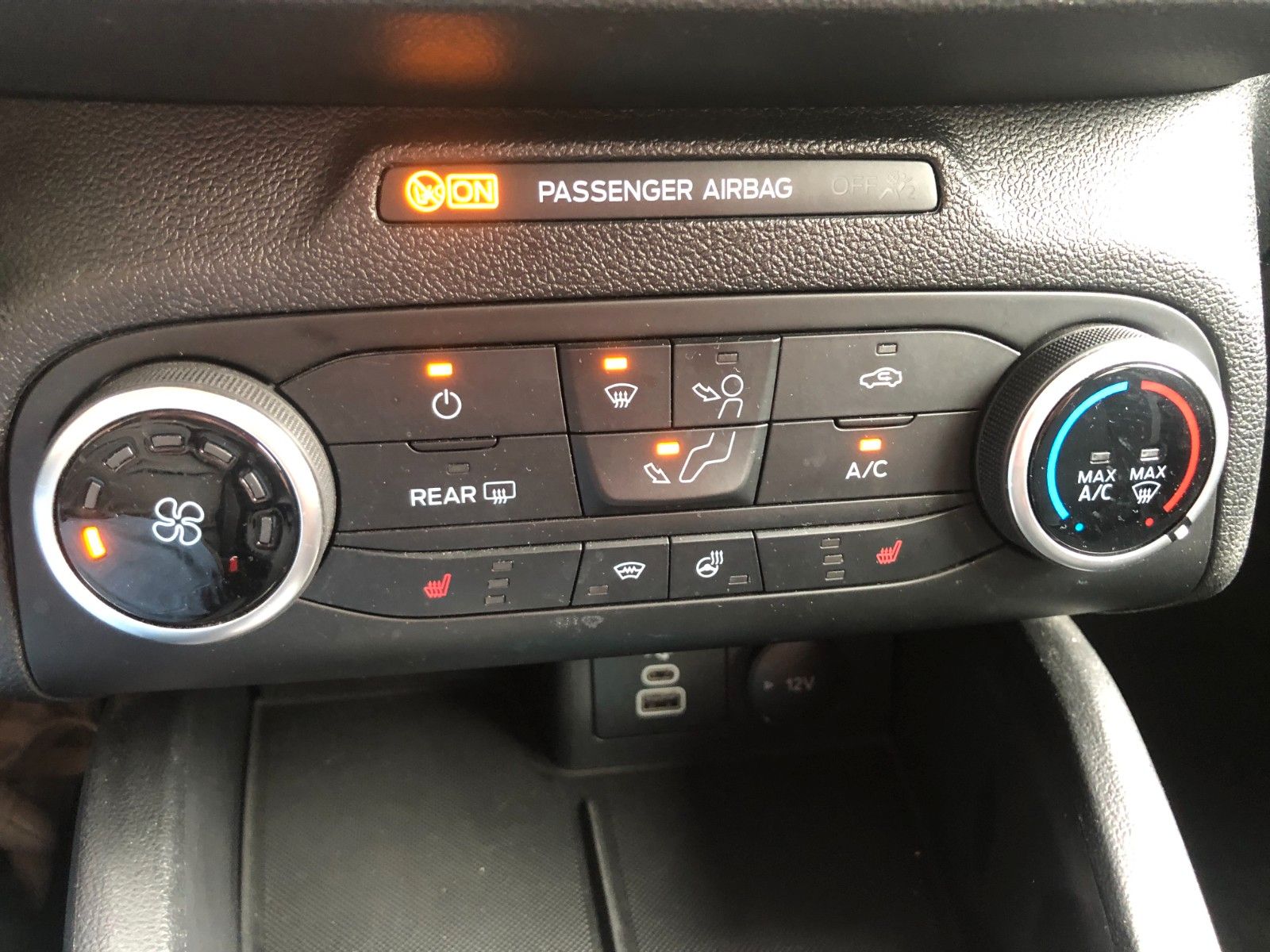 Fahrzeugabbildung Ford Focus Turnier Cool & Connect