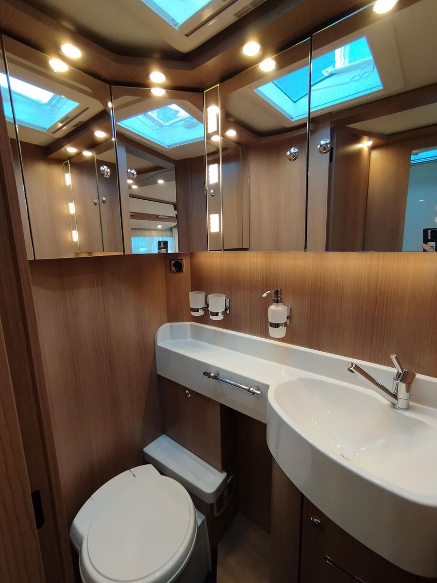 Fahrzeugabbildung Malibu T 490 RB LE comfort Mercedes,Distronic,LED,Autom