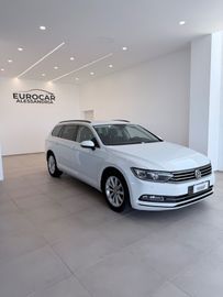 Volkswagen Passat - 1