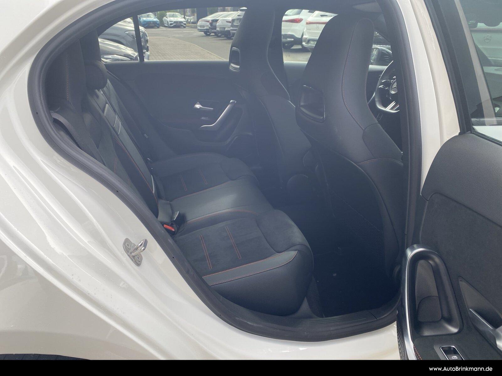 Mercedes-Benz A 250 e AMG-LINE/NIGHT/19"/MULTIBEAM/DISTRONIC