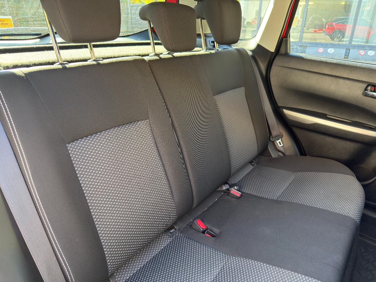 Suzuki Vitara 1.0 4x2 Automatik SHZ Klima Navi
