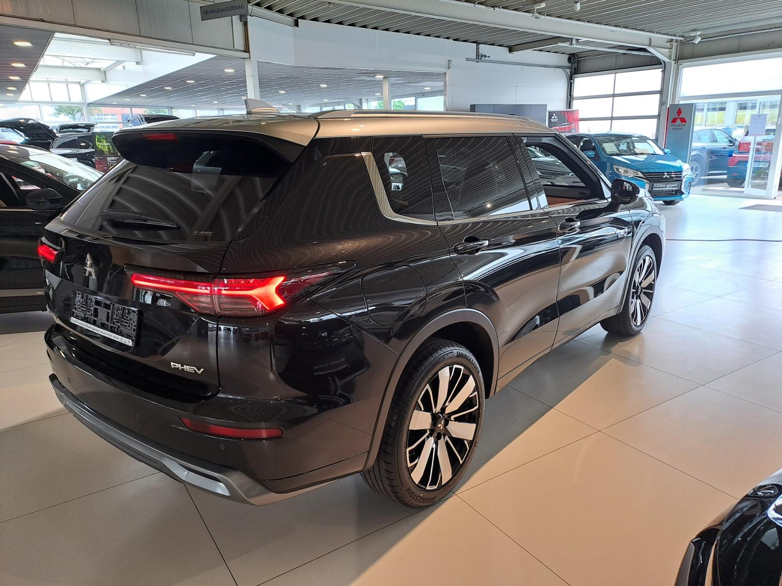 Mitsubishi Outlander 2.4 PHEV 100 kW S-AWC Top