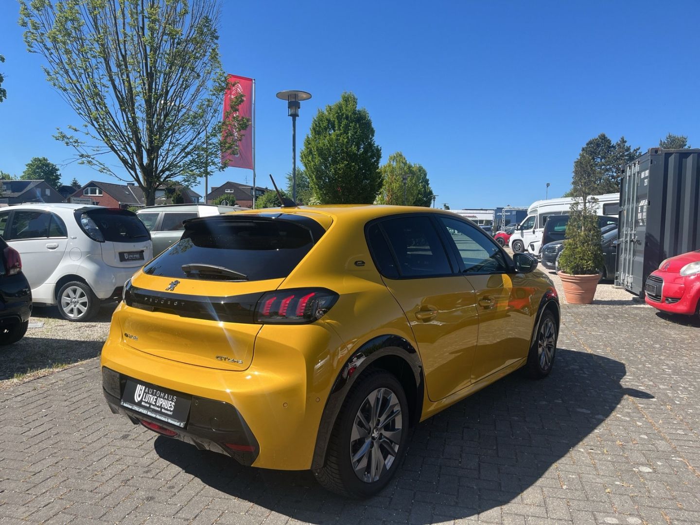 Fahrzeugabbildung Peugeot 208 GT-Line Elektro 136 Sportpaket Navi  CarPlay