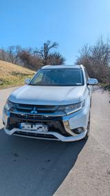 Mitsubishi Plug-in Hybrid Outlander 2.0 MIVEC PLUG-IN H... - Mitsubishi Plug-in Hybrid Outlander aus 2017
