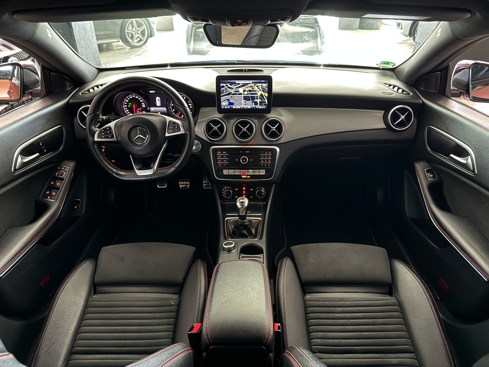 Fahrzeugabbildung Mercedes-Benz CLA 200 SB 3X AMG LINE NIGHT LED MATT FOLIERT