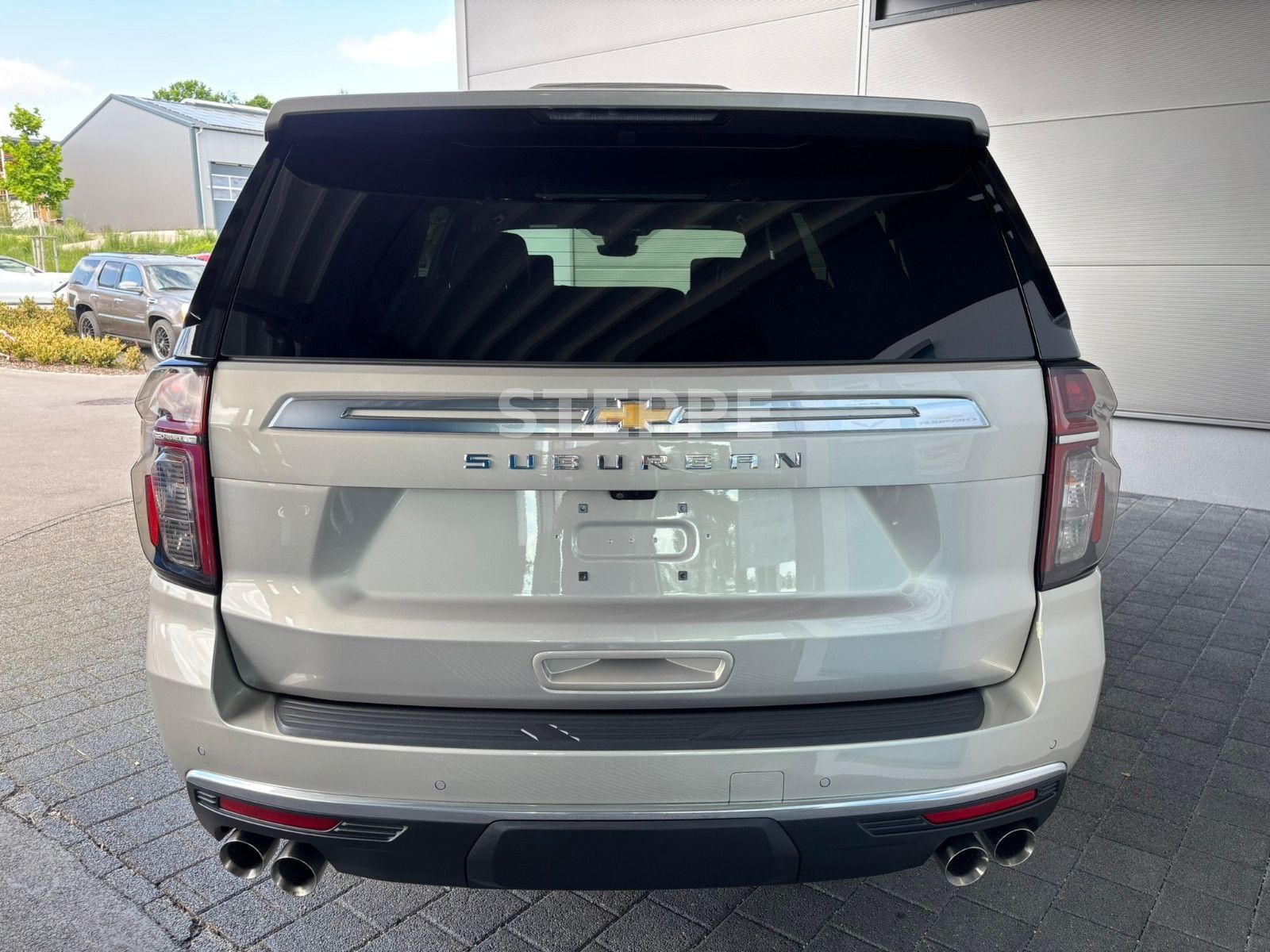 Chevrolet Suburban 6,2 High Country AHK  22"Alu; Luftfeder