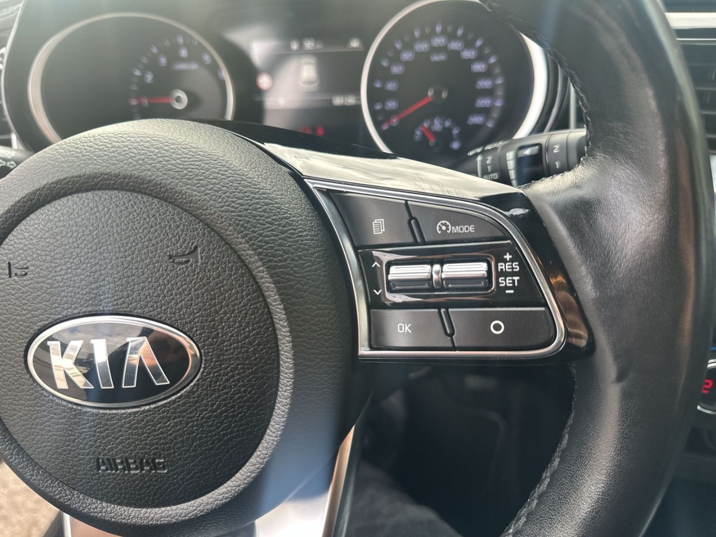 Fahrzeugabbildung Kia Ceed_sw Spirit 1.4 T-GDI TECH +Navi+Leder+Memory