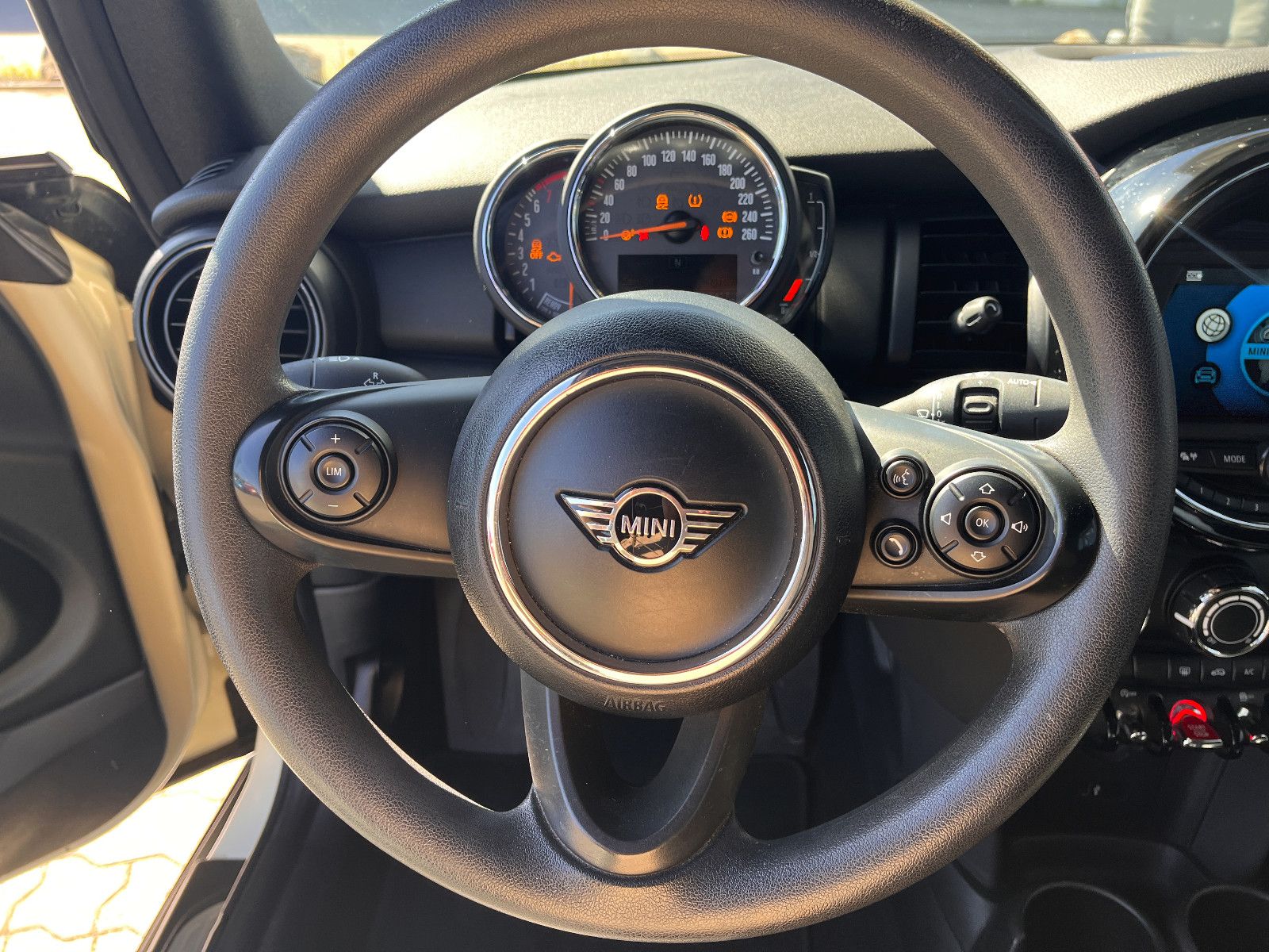 Fahrzeugabbildung MINI One Cabrio