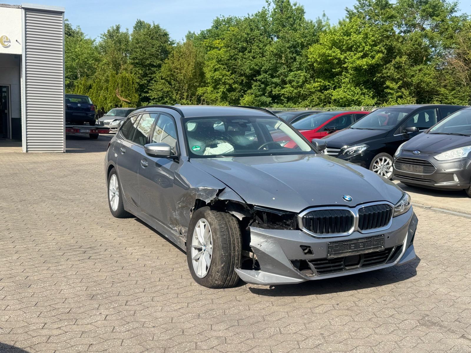 BMW 318i Touring Navi Led Kamera Live Cockpit 38TKM