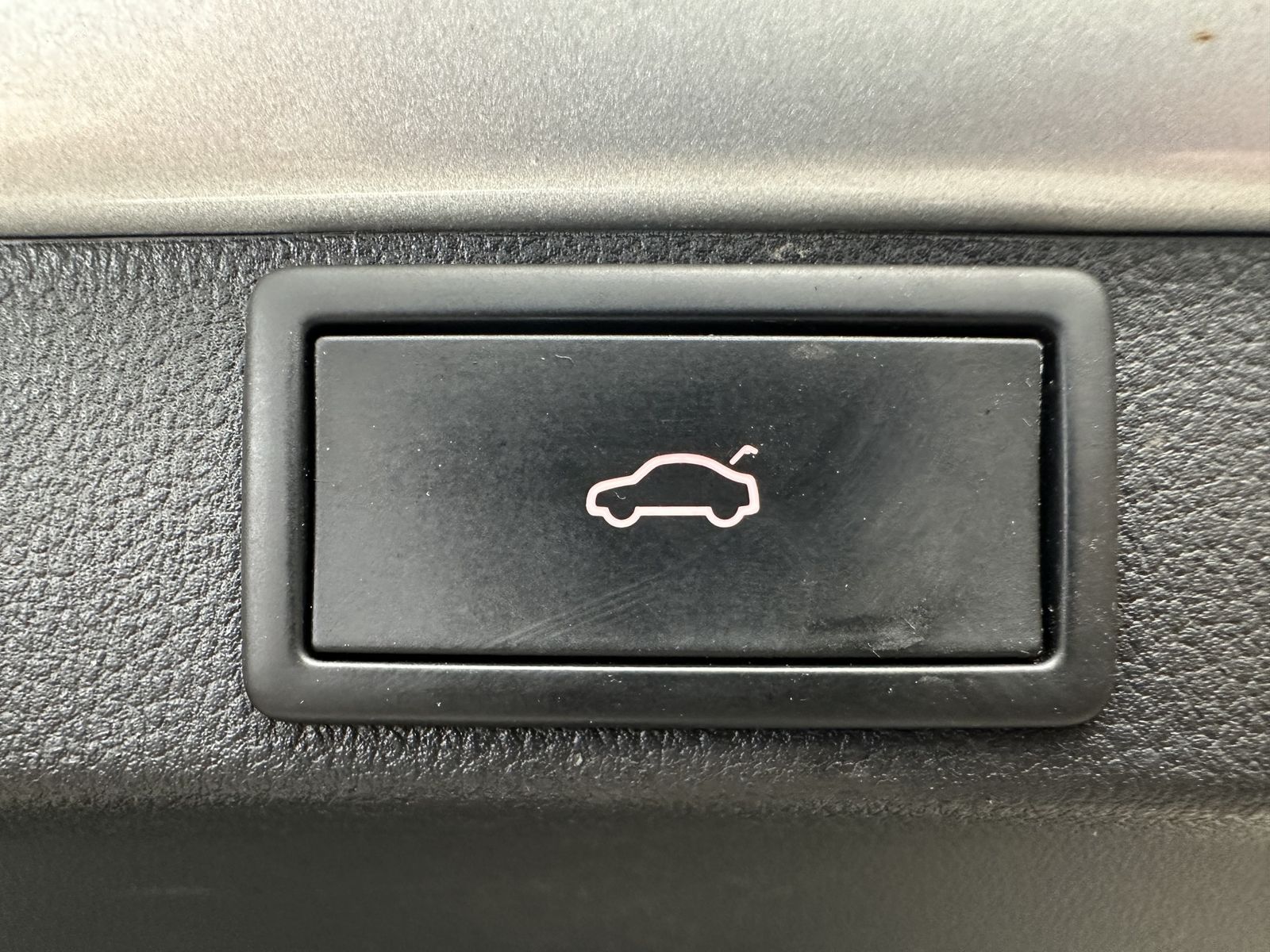 Fahrzeugabbildung SKODA Octavia Combi 2.0 TDI DSG Style NAV+LED+AHK+17ZO