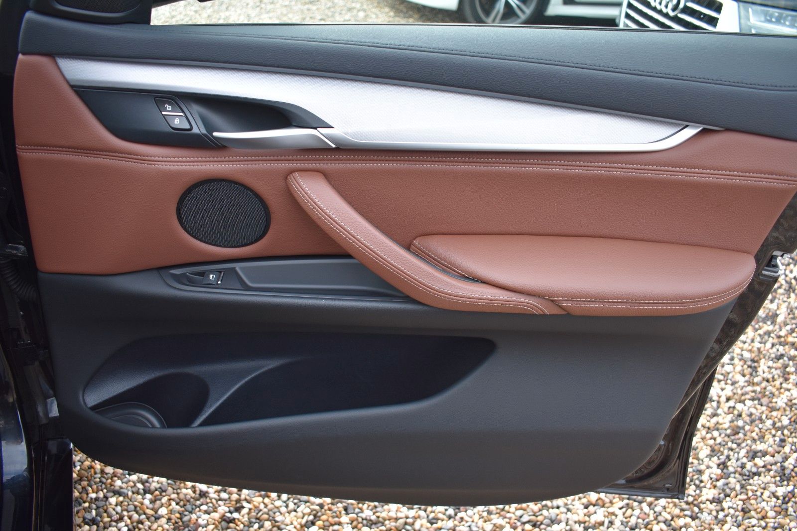 Fahrzeugabbildung BMW X6 xDrive 30 d M Sport Keyless-Go GSD HUD