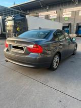 BMW 320i - Automatik, Navi, Xenon, Keyless-Go  - gebrauchte BMW 320 aus dem Jahr 2006