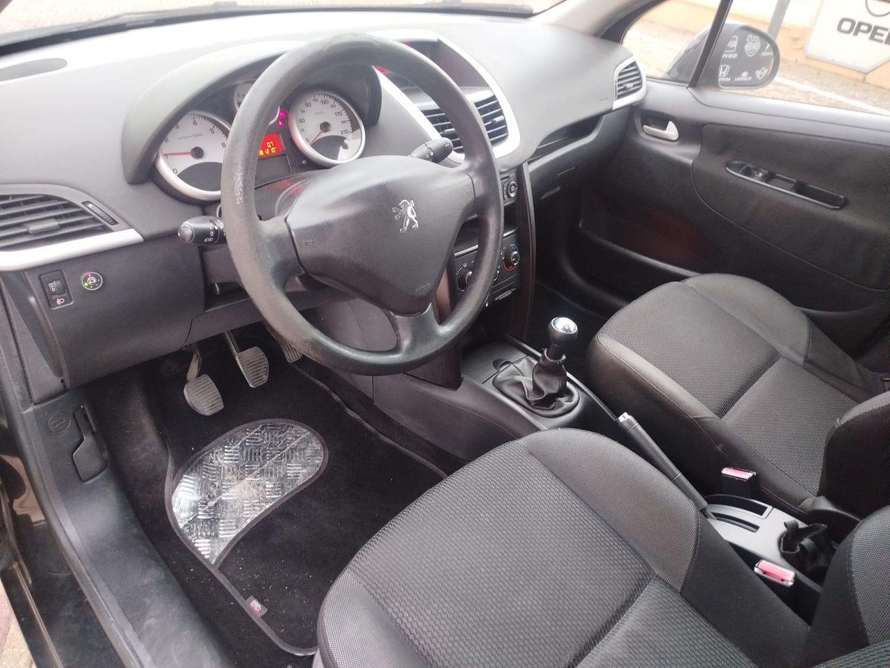 Peugeot 207 2009 — photo 11