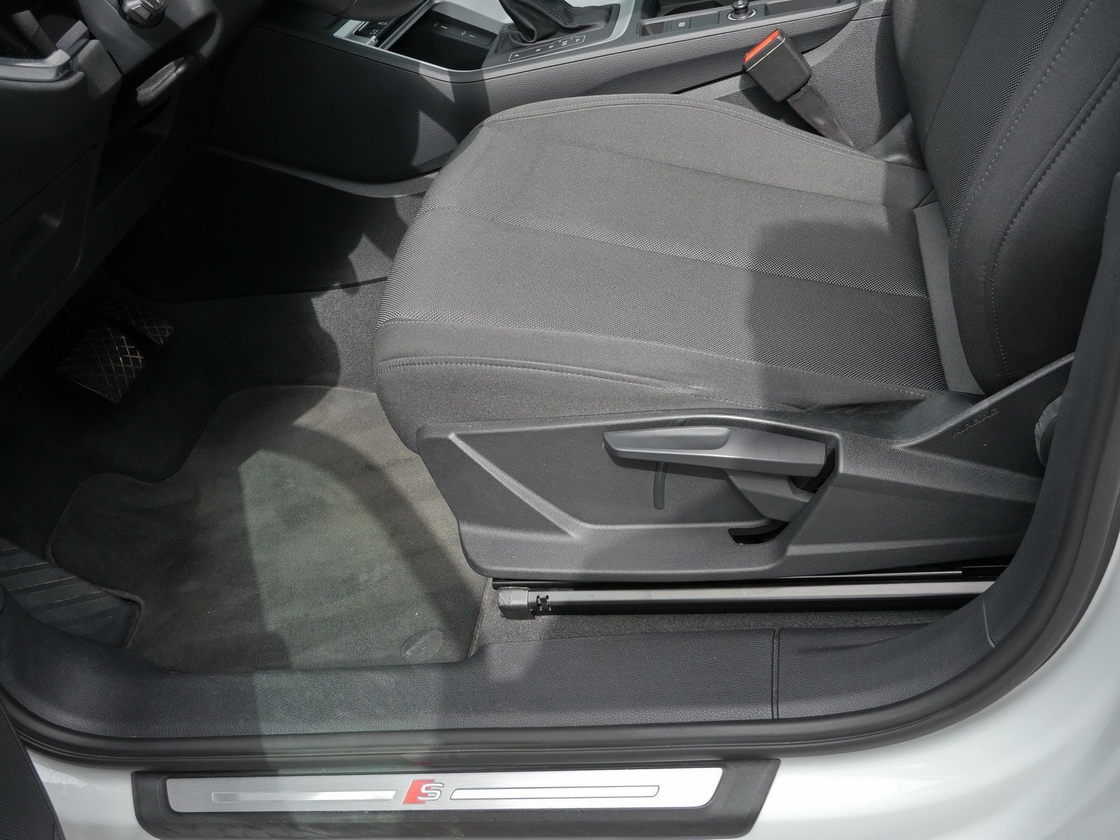 Audi Q3 Sportback 40 TFSI S line qu. LED*EPH*Sportfah foto 22