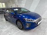 Hyundai IONIQ Elektro Prime Schiebedach 100% SOH - Hyundai mit Elektro-Antrieb: Blau, Limousine