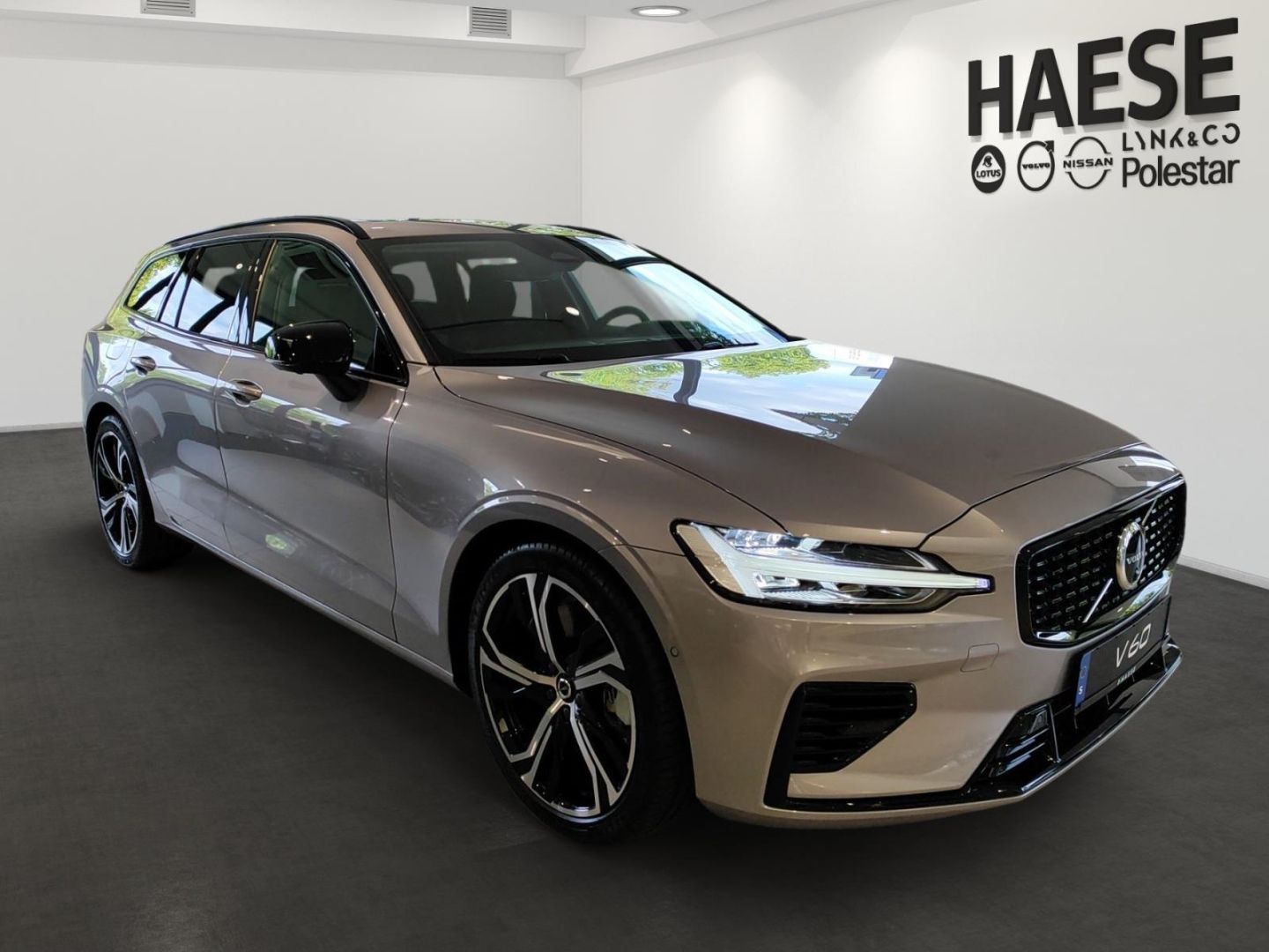 Volvo V60 T6 AWD Plug-In Hybrid Plus Dark HeadUp-Displ imagem 3