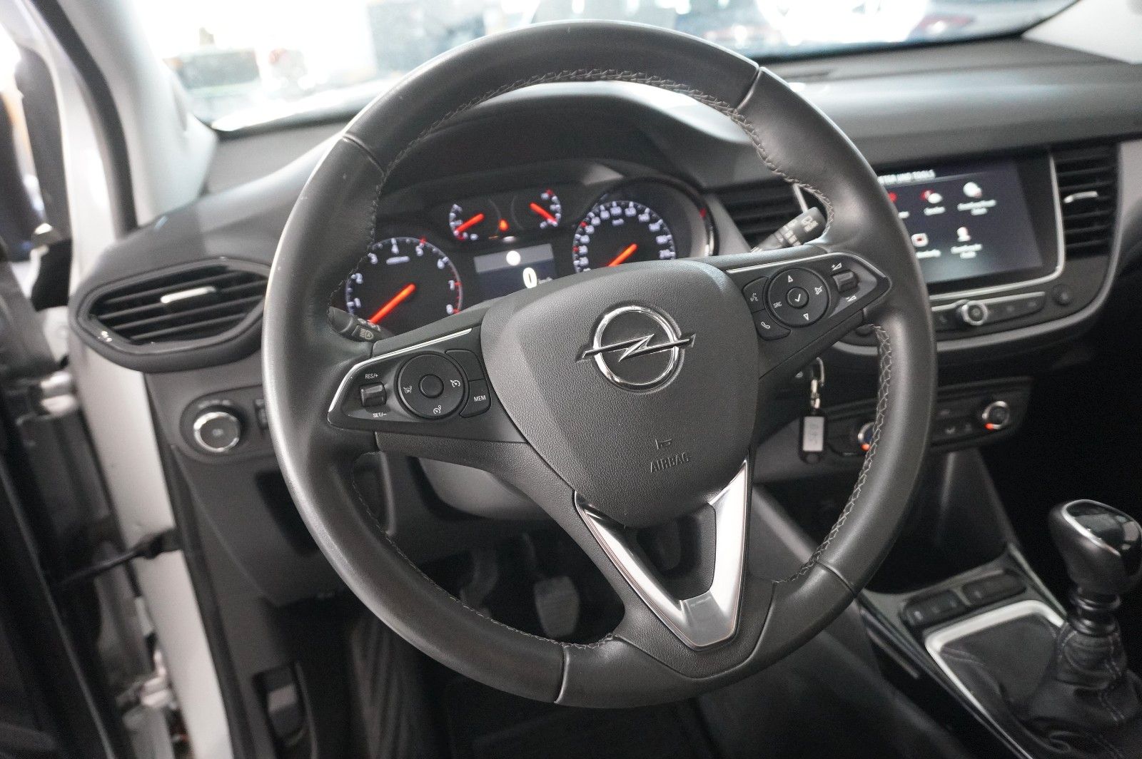 Fahrzeugabbildung Opel Crossland (X) 1.5D EDITION NAVI/LED/KAMERA/DAB+