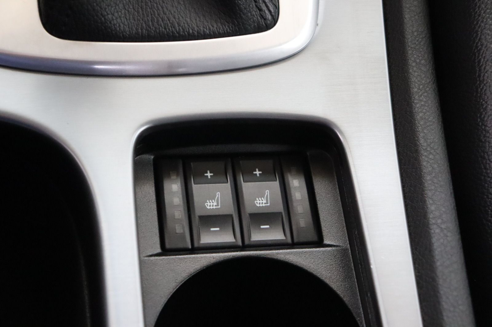 Fahrzeugabbildung Ford Mondeo Turnier 2.0i Titanium * Sitzhzg * Top
