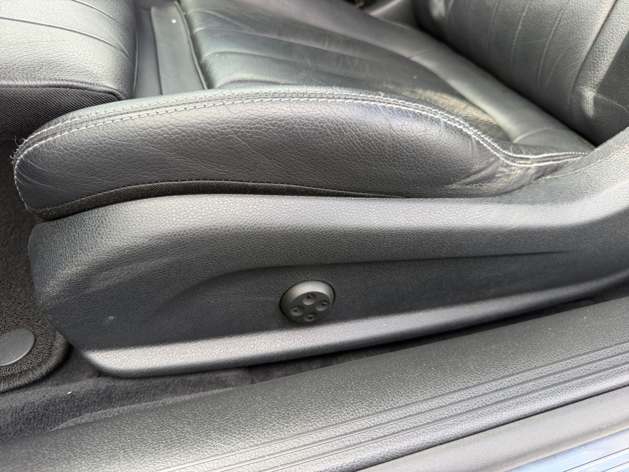 Fahrzeugabbildung Mercedes-Benz E 220 d Cabriolet AVANTGARDE+BURM+MEMORY+MULTIB+