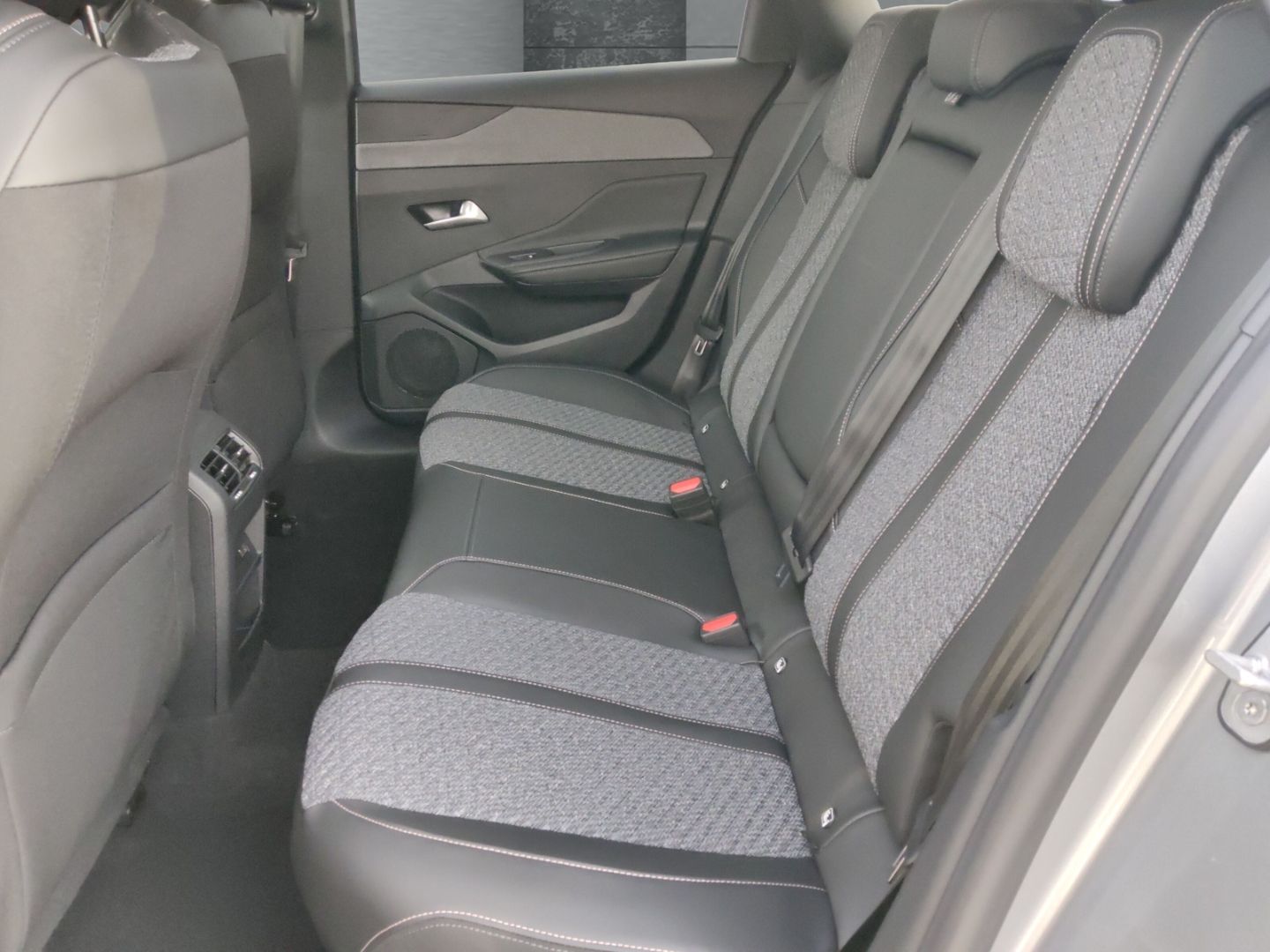 Peugeot 308 - Bild 9