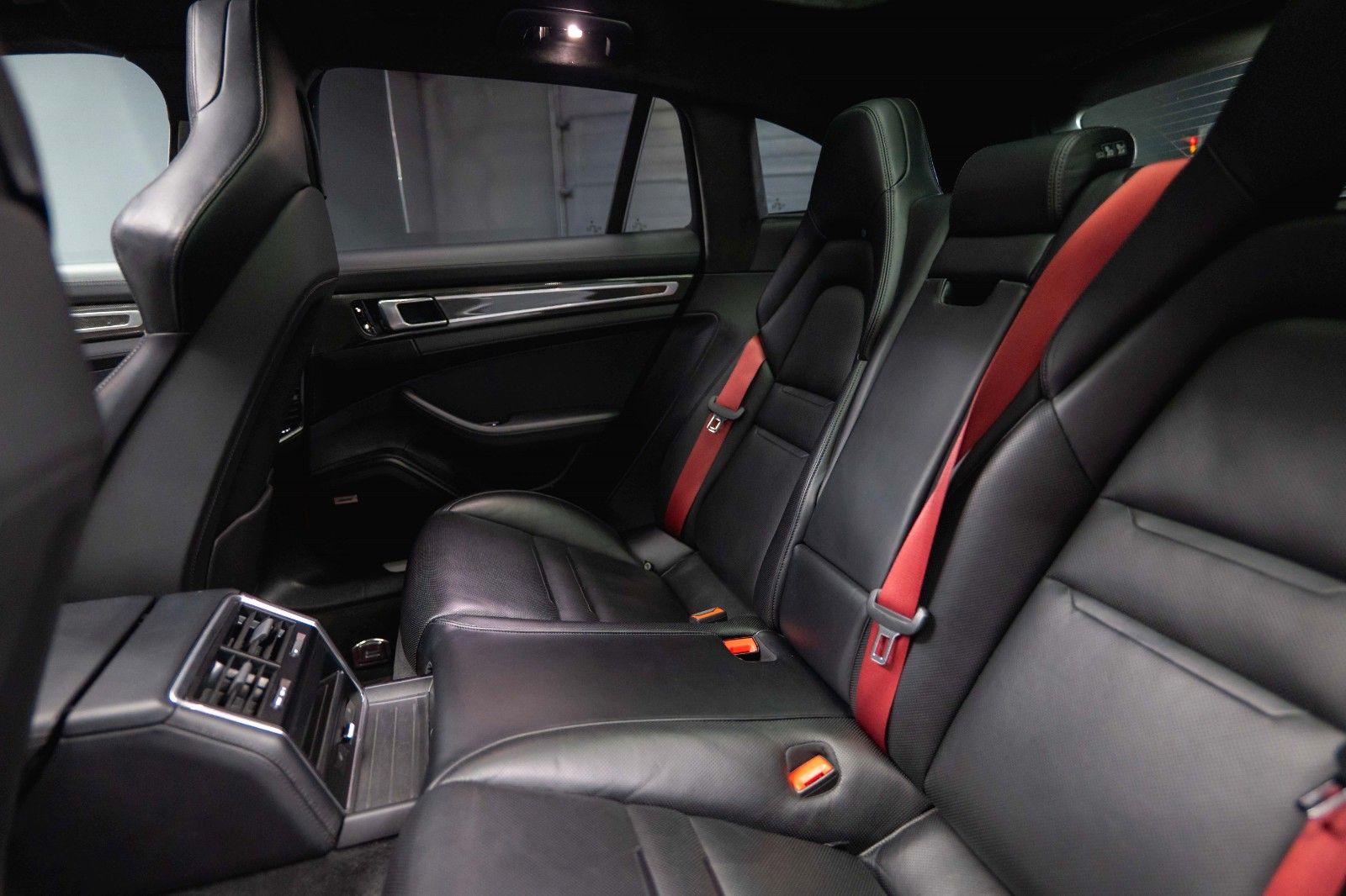 Fahrzeugabbildung Porsche Panamera Turismo 4 E-Hybrid Sport-Design *Pano*