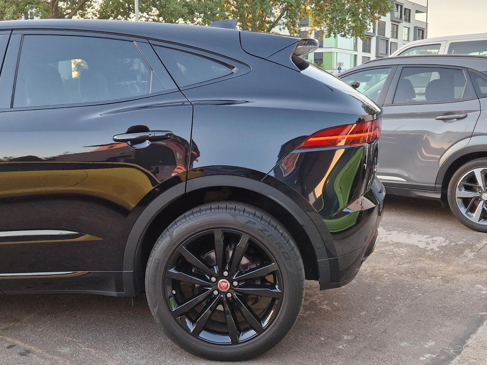 Jaguar E-Pace P300 R-Dynamic SE AWD +PANO+MERIDIAN+