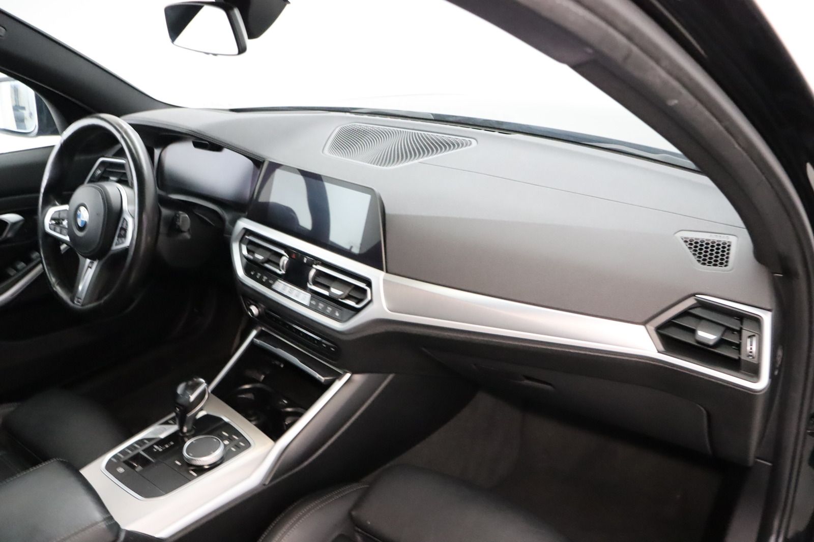 Fahrzeugabbildung BMW 320 d Touring M Sport * HUD * Pano *