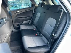 Fahrzeugabbildung Hyundai Tucson 1.6 CRDi *AHK*NAVI*KAMERA*LED*1.Hd.*