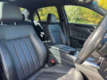 Mercedes E 220 - 12