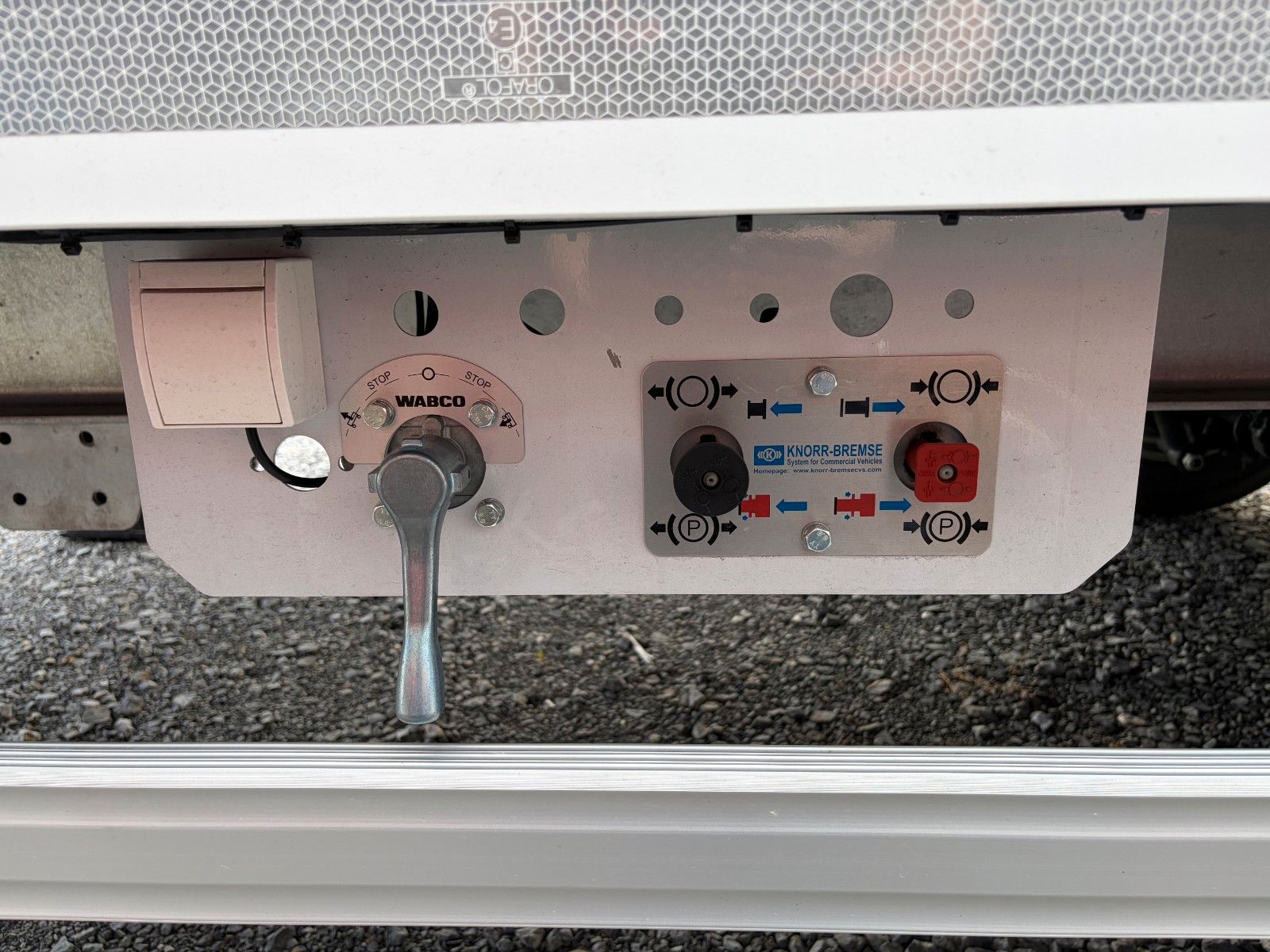 Fahrzeugabbildung Krukenmeier 10,8 t Tandem Anh. Koffer