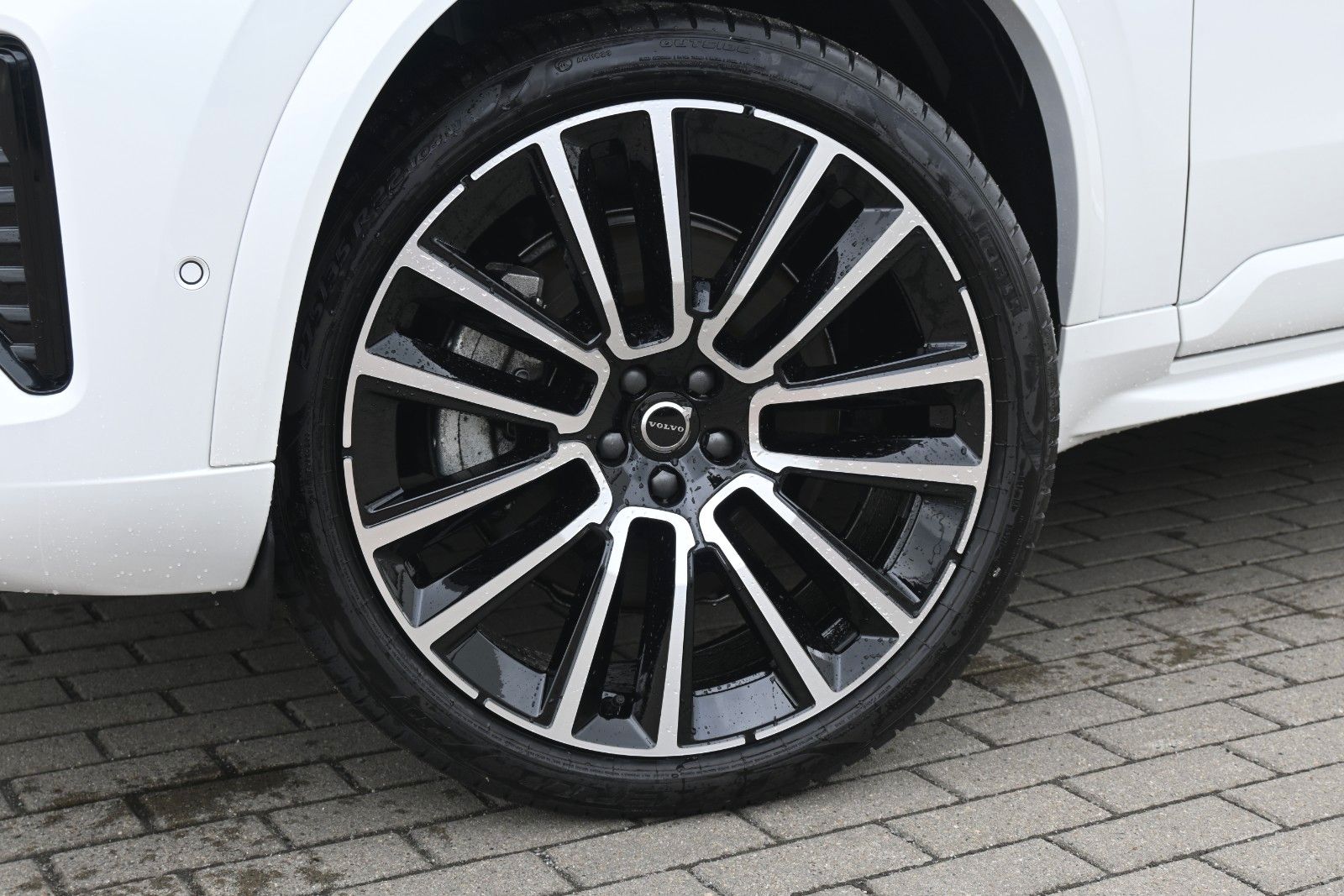 Fahrzeugabbildung Volvo XC90 T8 AWD Ultra Dark*STDHZG*360°*LUFT*B&W*ACC