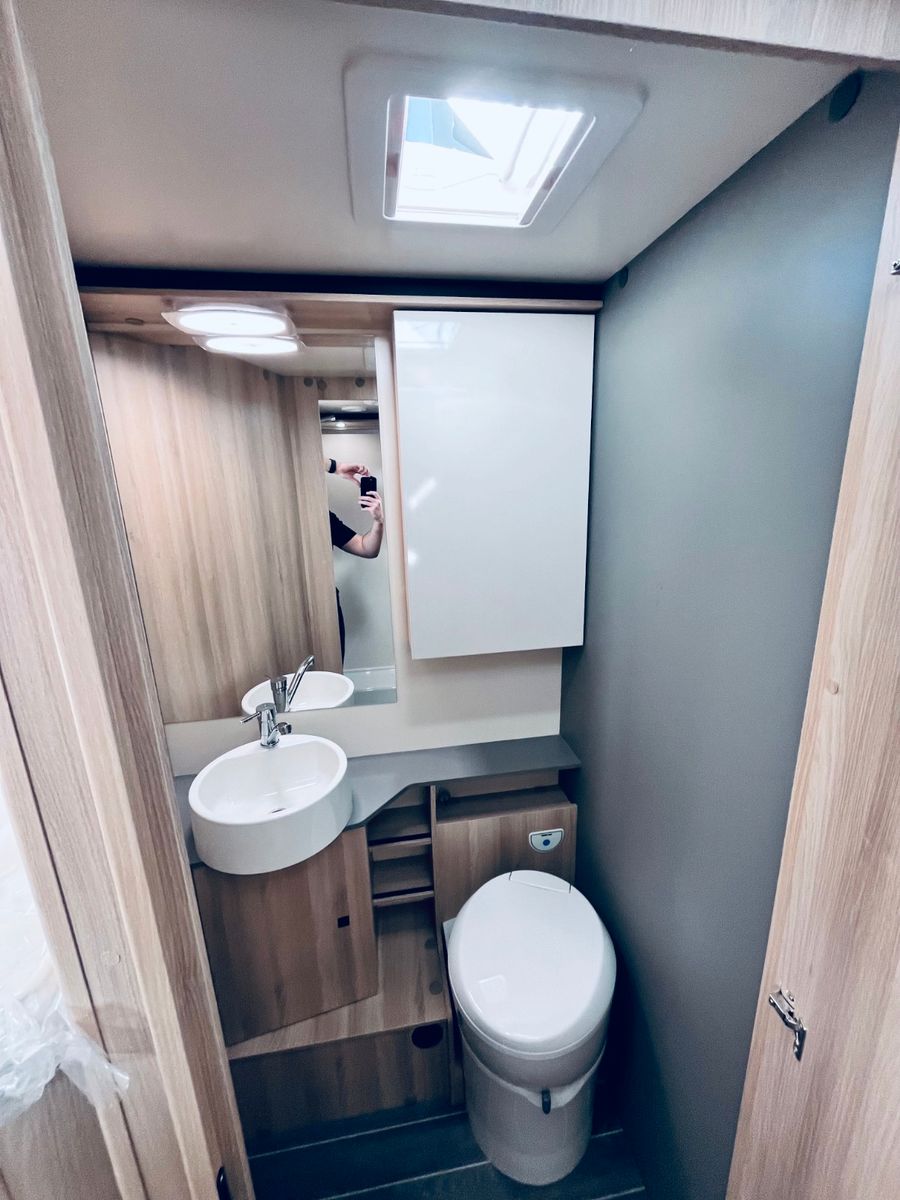 Fahrzeugabbildung NobelART T-7000 - Modell 2026 - Hubbett